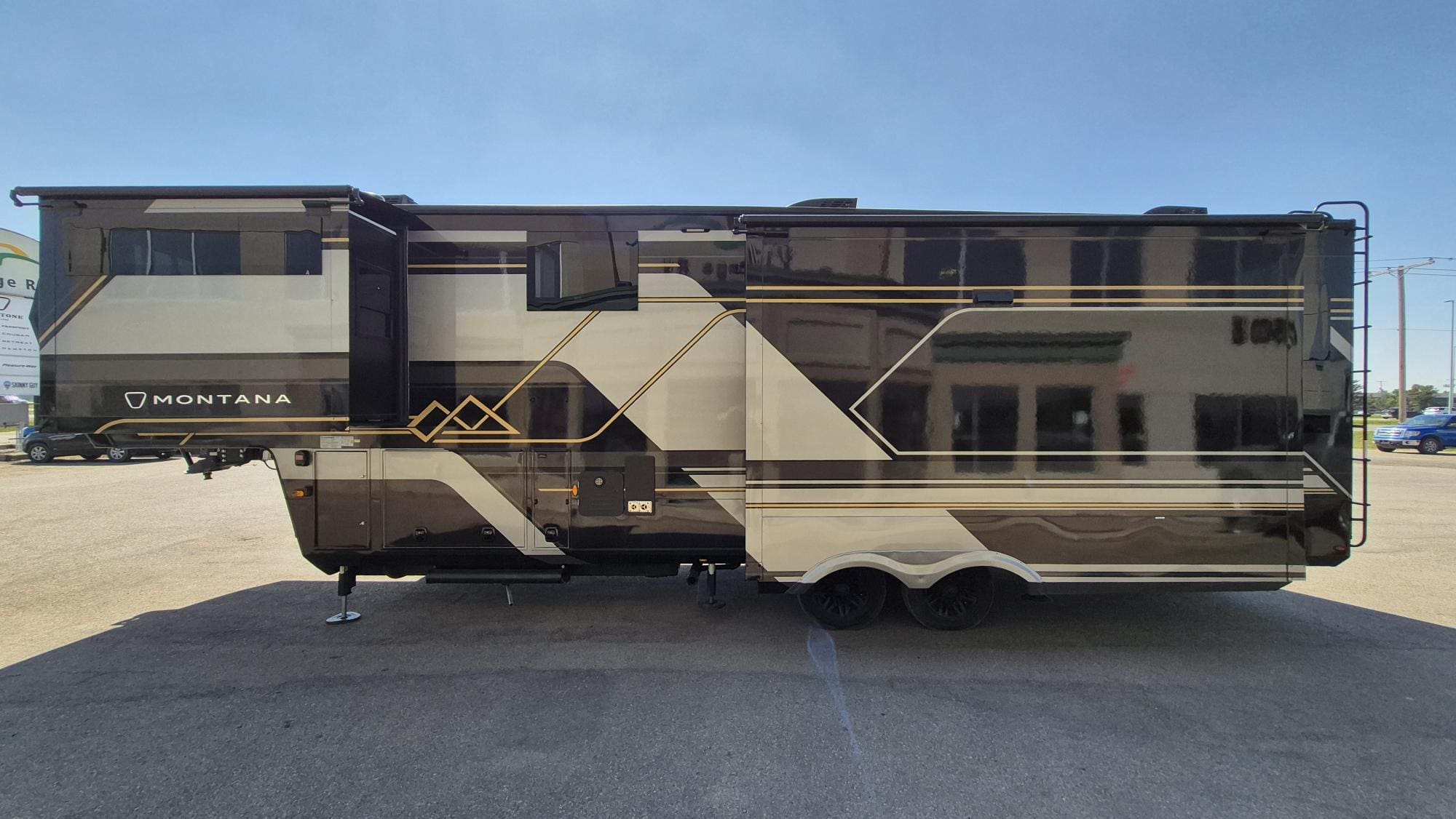 2026 MONTANA 3100RL by KEYSTONE - Image 4