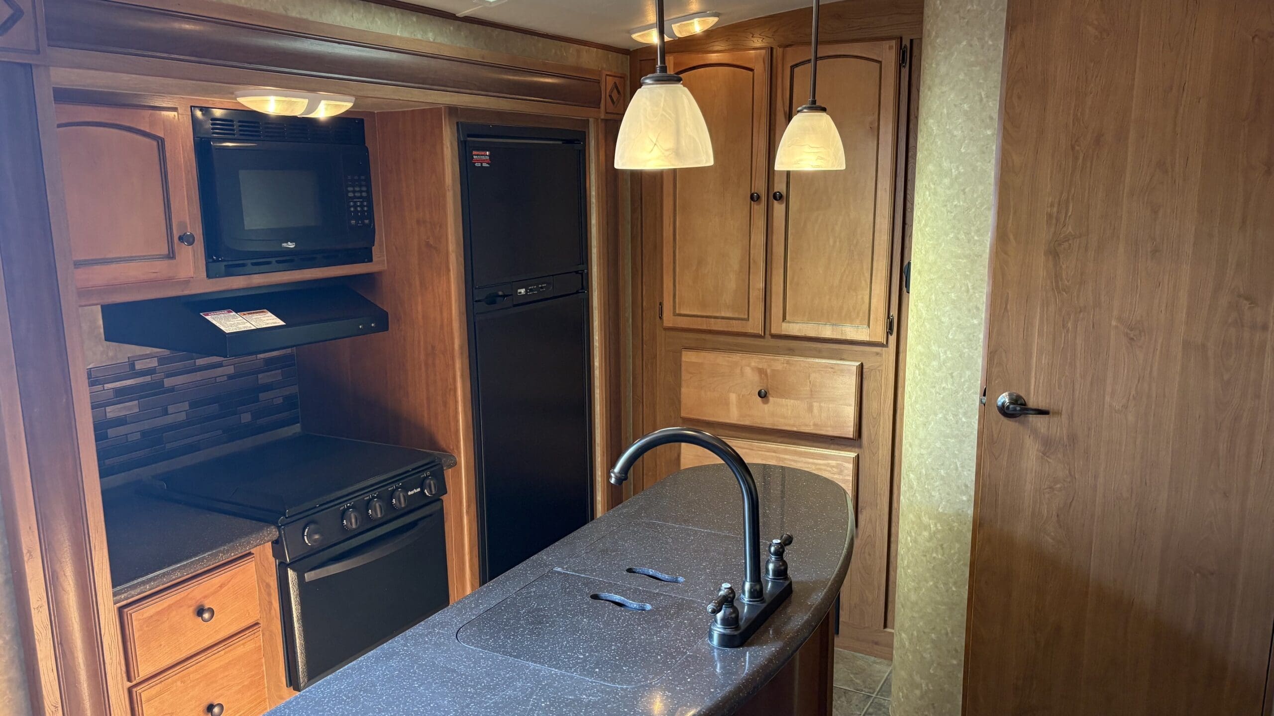2014 SUNSET TRAIL 33BD by HEARTLAND - Image 9
