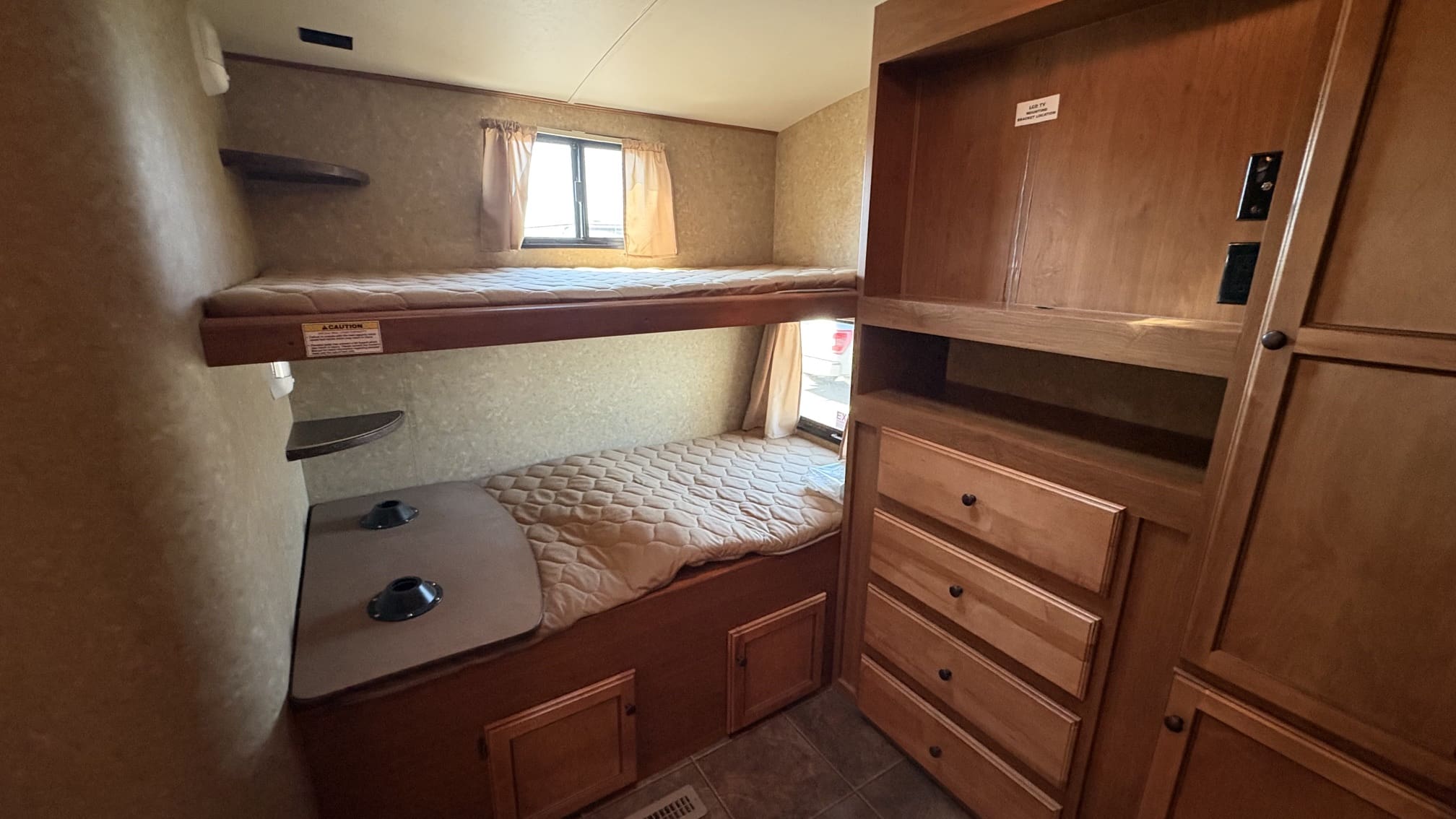 2014 SUNSET TRAIL 33BD by HEARTLAND - Image 17