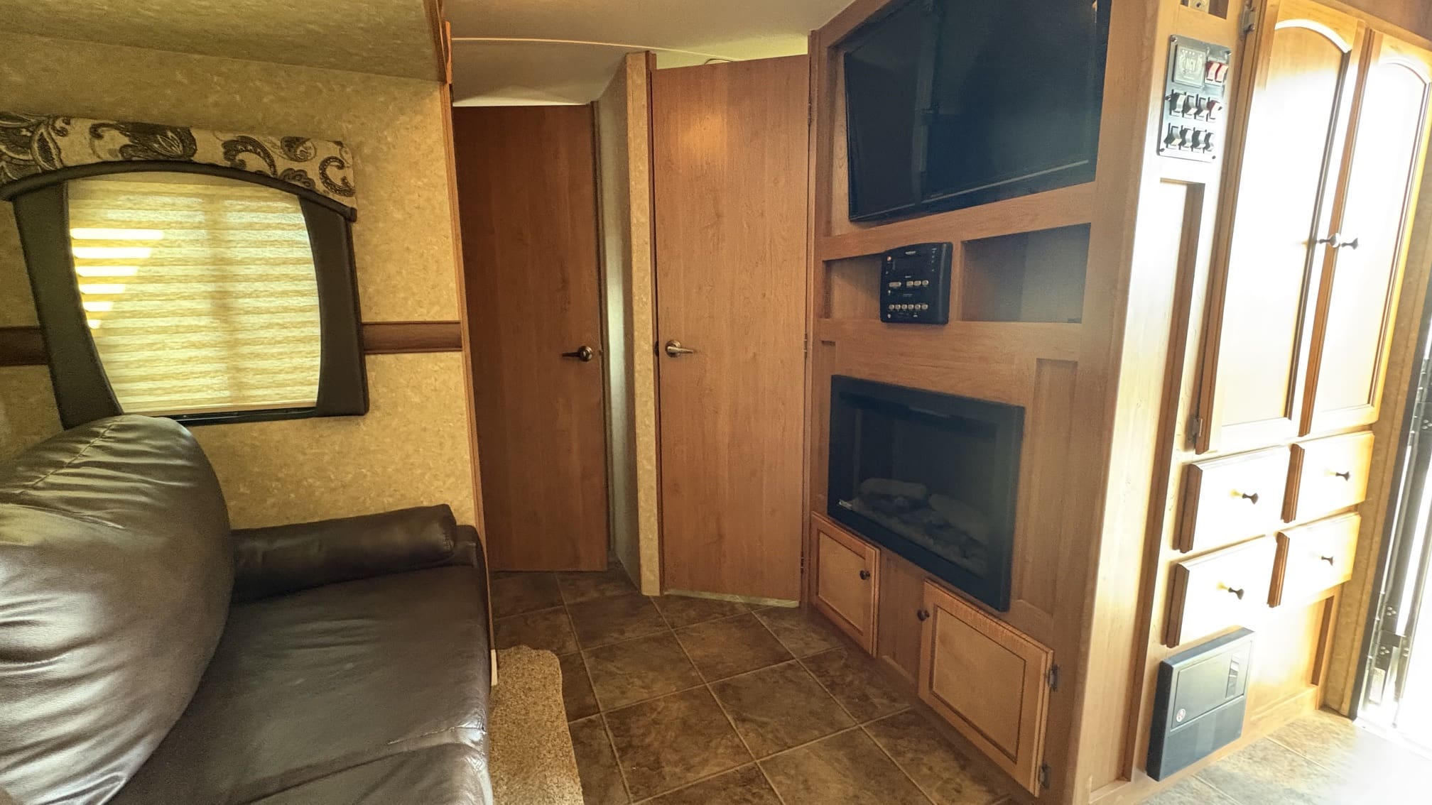 2014 SUNSET TRAIL 33BD by HEARTLAND - Image 20