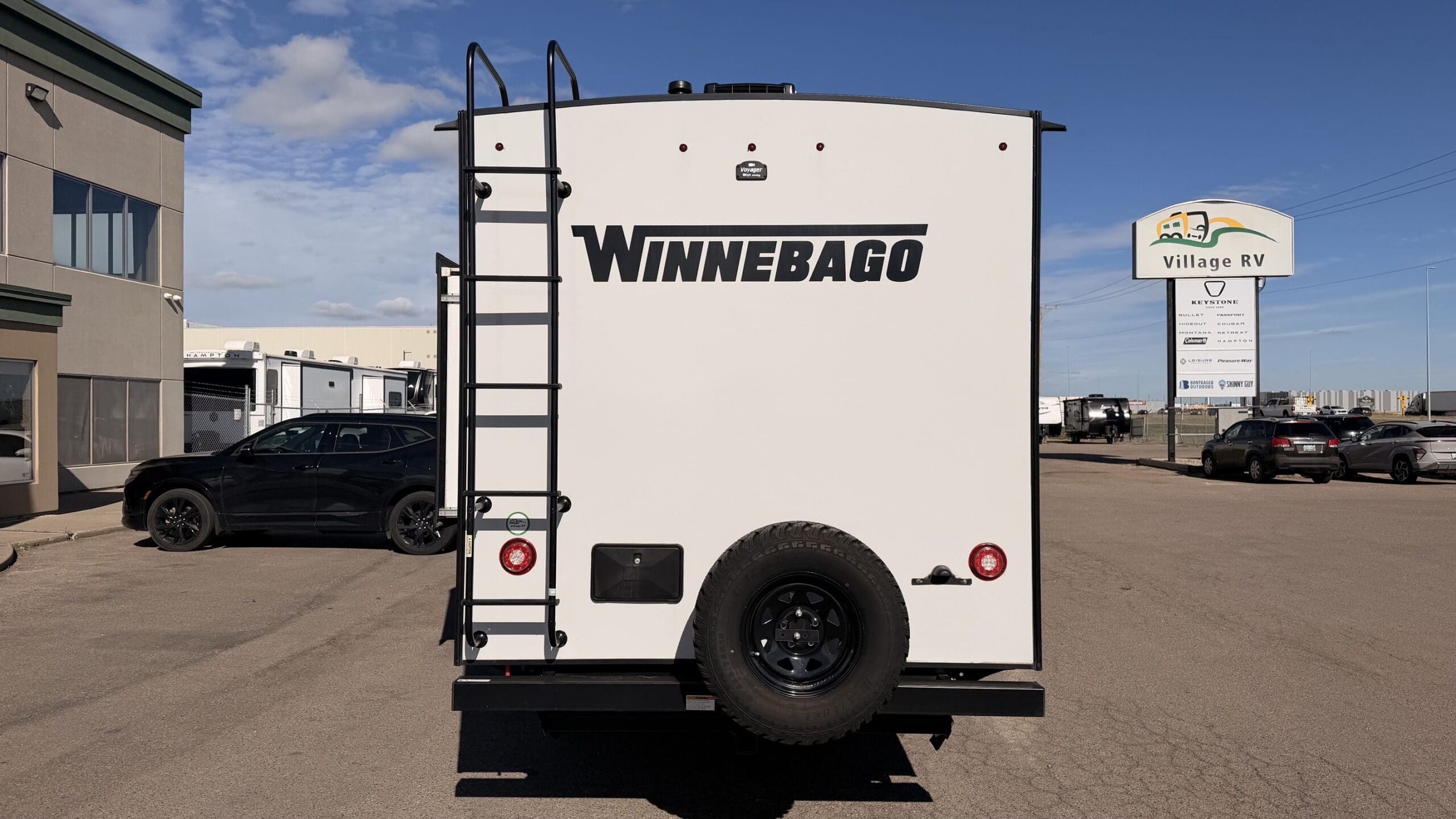 2023 MINNIE WINNIE 2306BHS by WINNEBAGO - Image 5