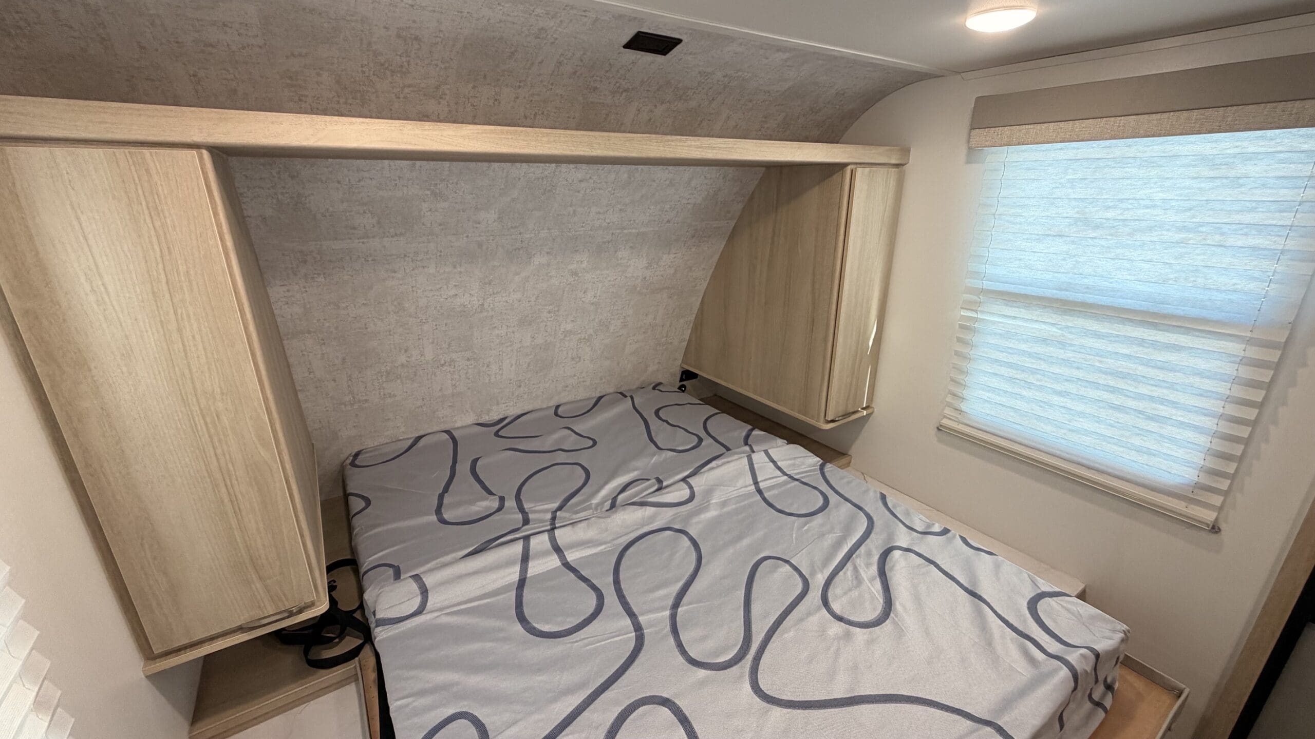 2023 MINNIE WINNIE 2306BHS by WINNEBAGO - Image 30