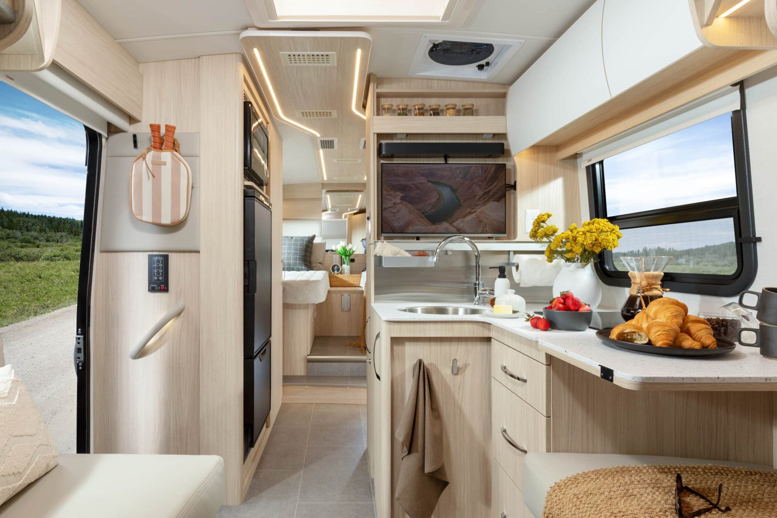 2027 WONDER W24RTB by TRIPLE E CANADA - Image 5