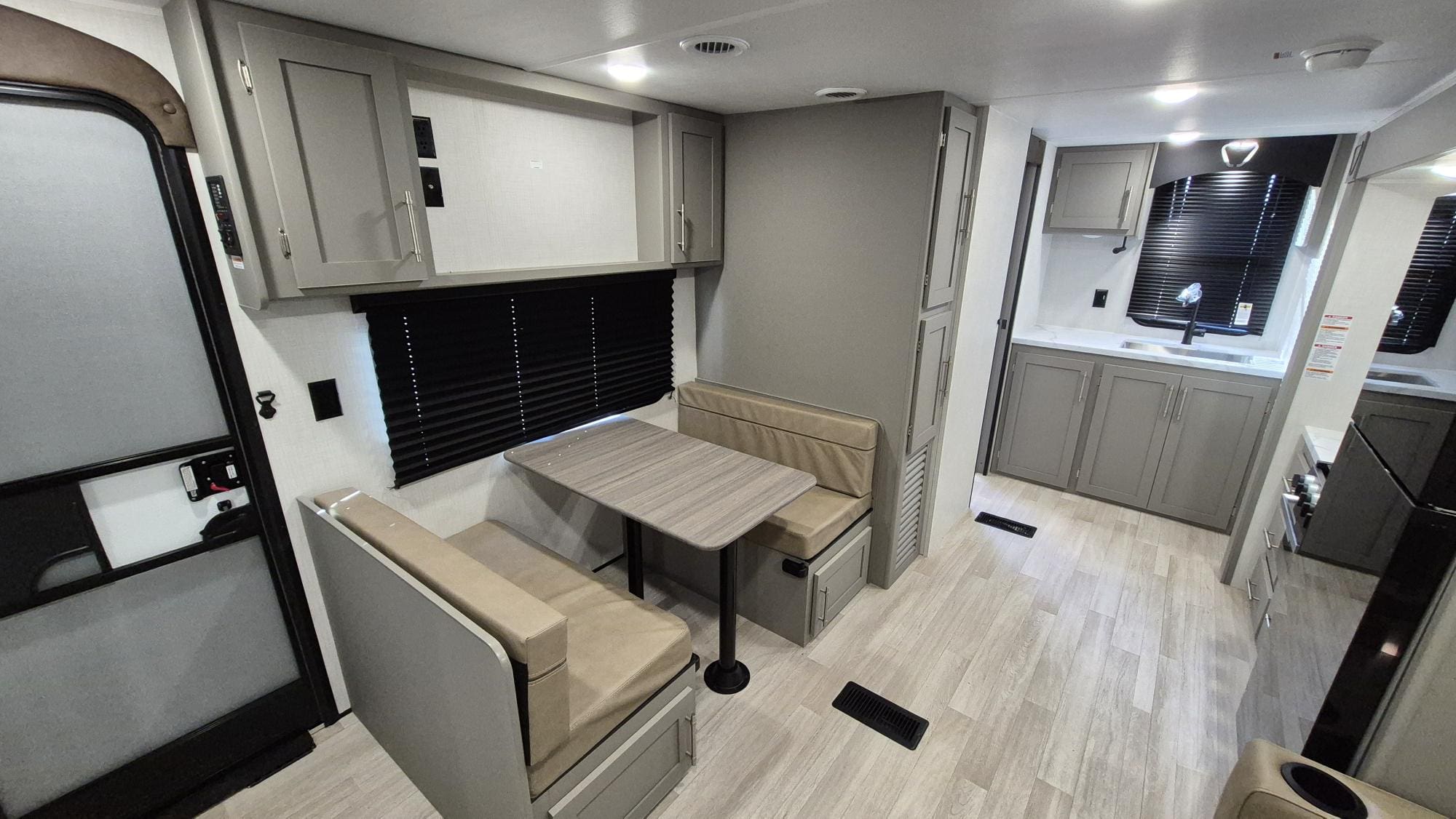 2027 HIDEOUT 234MLS by KEYSTONE - Image 6