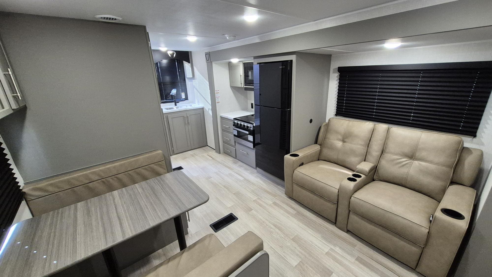 2027 HIDEOUT 234MLS by KEYSTONE - Image 7