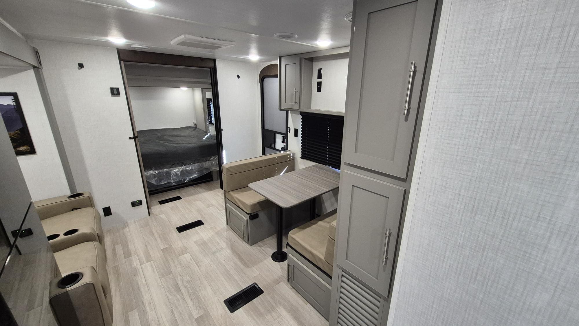 2027 HIDEOUT 234MLS by KEYSTONE - Image 8
