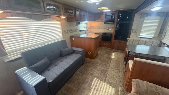 2012 NORTH TRAIL 30RKDD by HEARTLAND - Image 6
