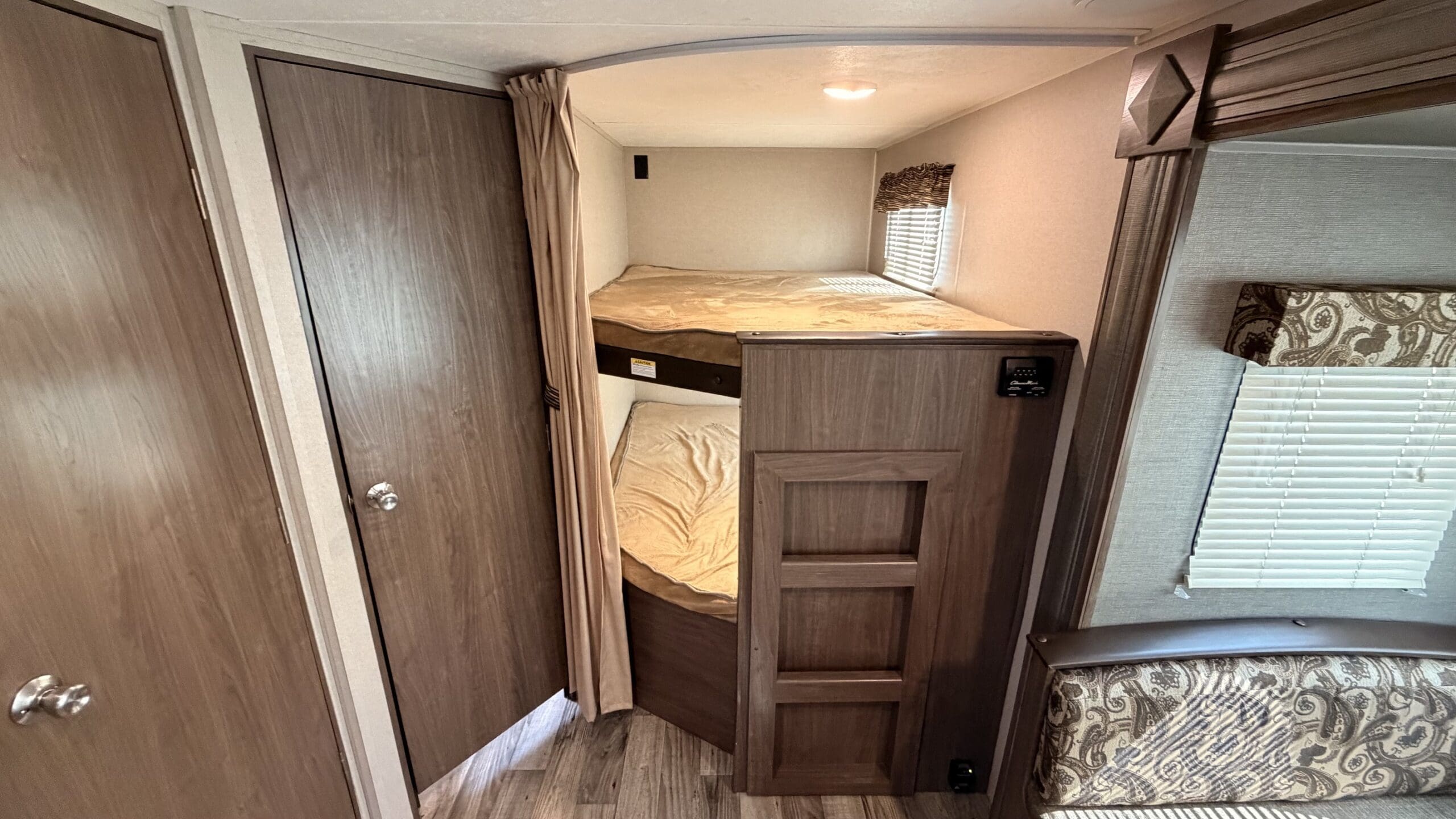 2018 HIDEOUT 272LHS by KEYSTONE - Image 19
