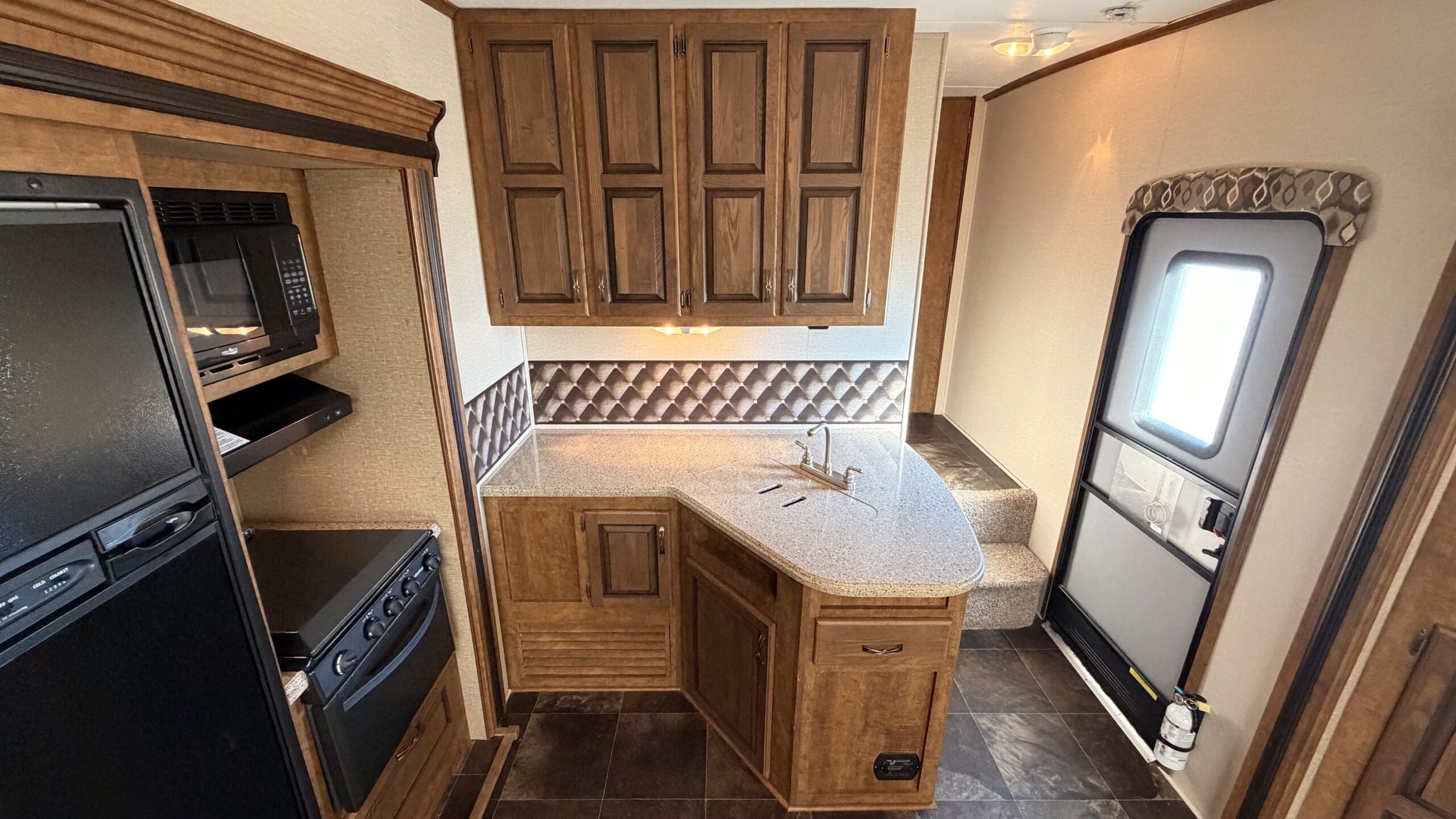 2015 REZERVE 28RL by CROSSROADS - Image 13