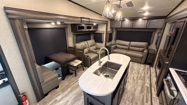 2021 REFLECTION 337RL by GRAND DESIGN - Image 12