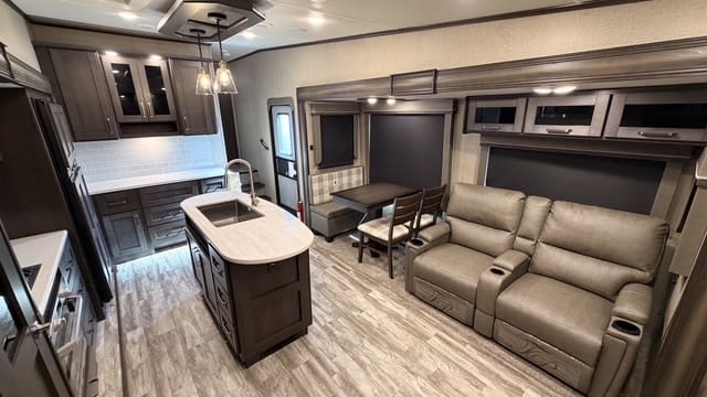2021 REFLECTION 337RL by GRAND DESIGN - Image 13