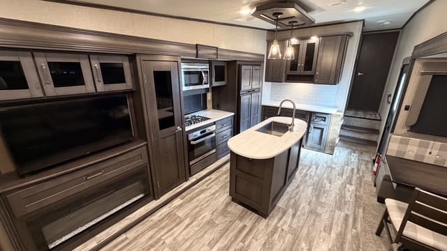 2021 REFLECTION 337RL by GRAND DESIGN - Image 14