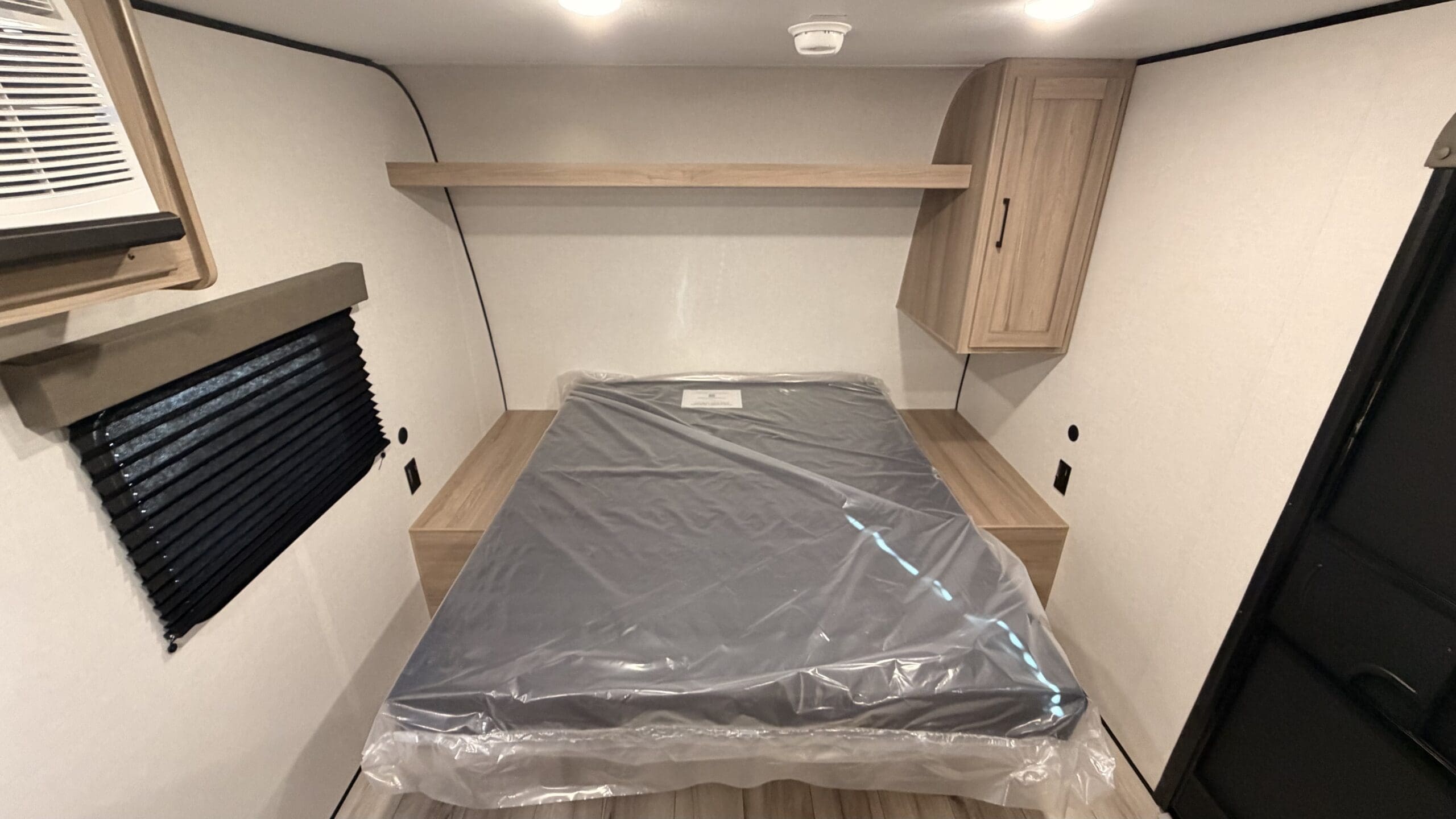 2027 COLEMAN 17R by KEYSTONE - Image 23