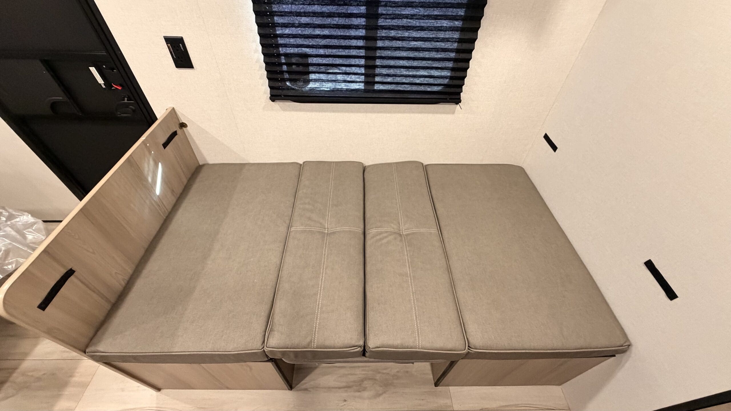 2027 COLEMAN 17R by KEYSTONE - Image 15