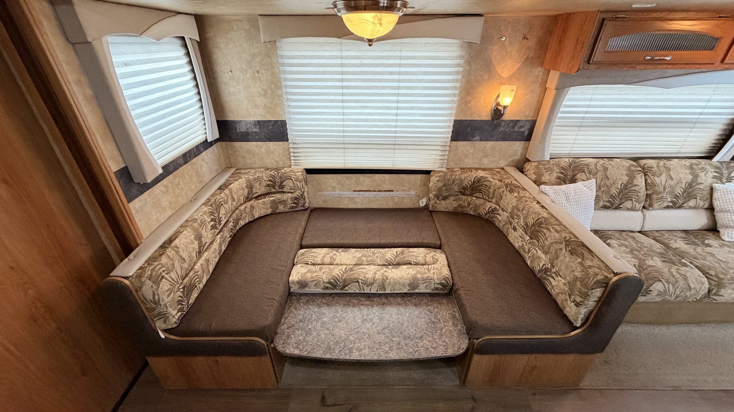 2010 JAYFLIGHT 32BHDS by JAYCO - Image 10