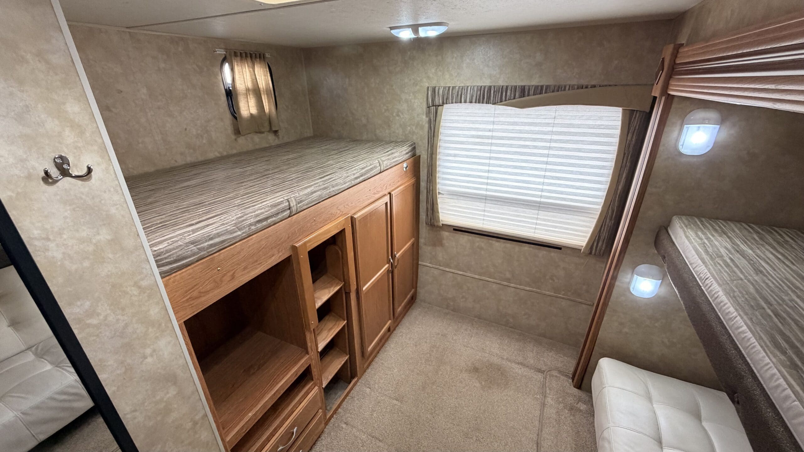 2010 JAYFLIGHT 32BHDS by JAYCO - Image 24