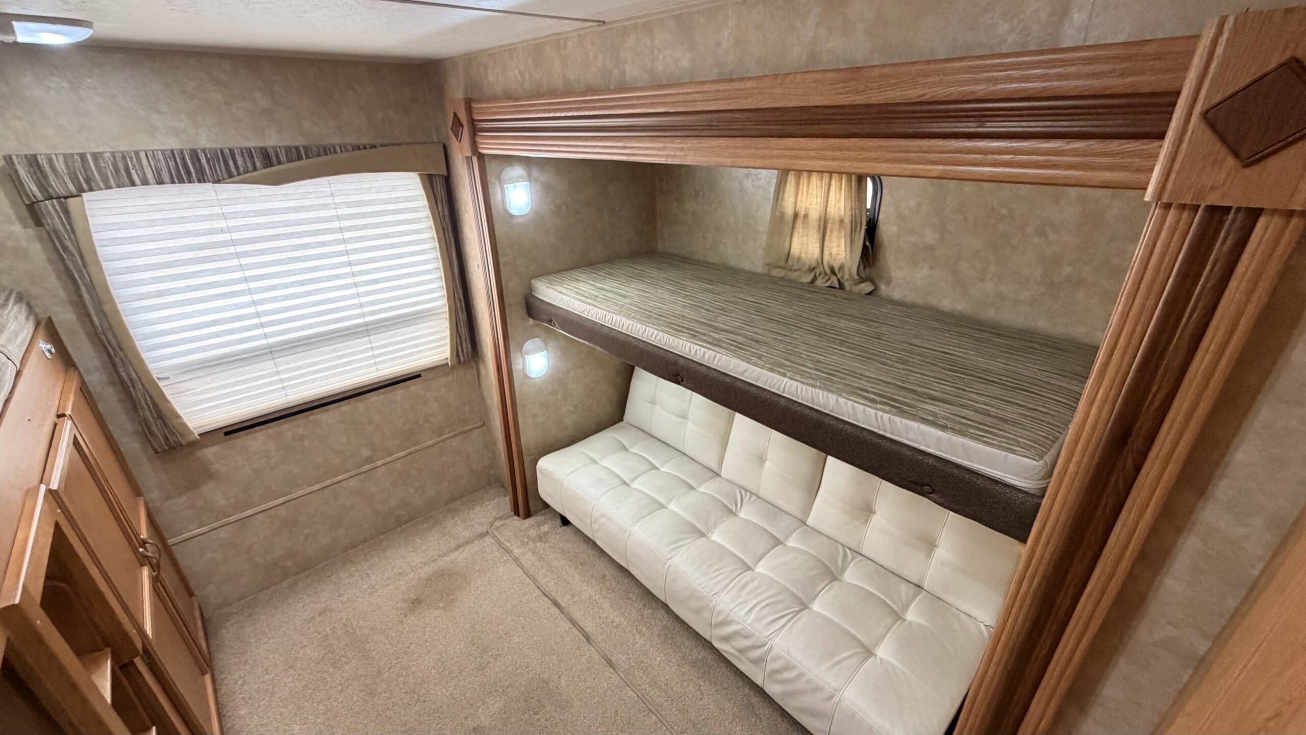 2010 JAYFLIGHT 32BHDS by JAYCO - Image 25