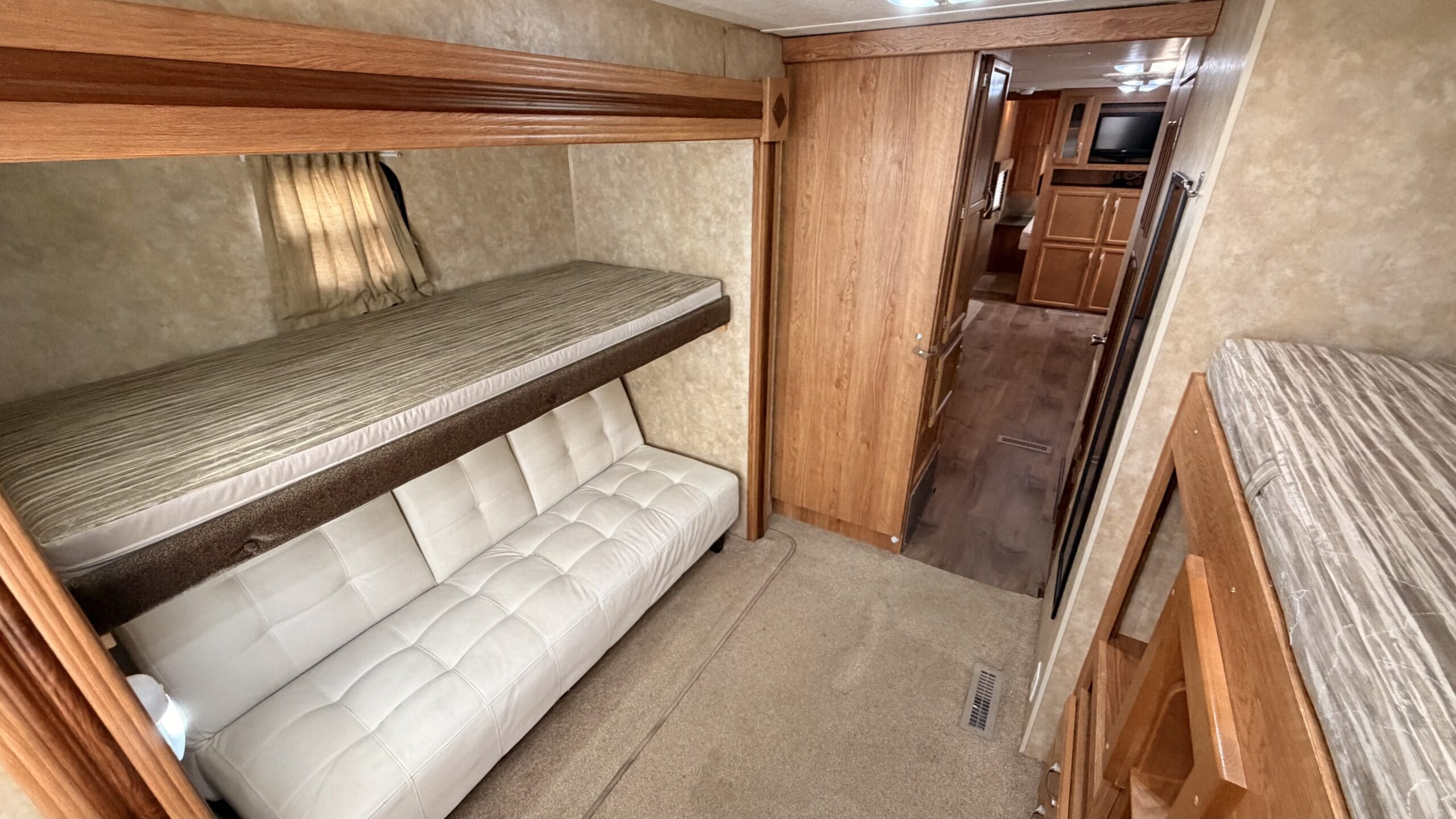 2010 JAYFLIGHT 32BHDS by JAYCO - Image 27